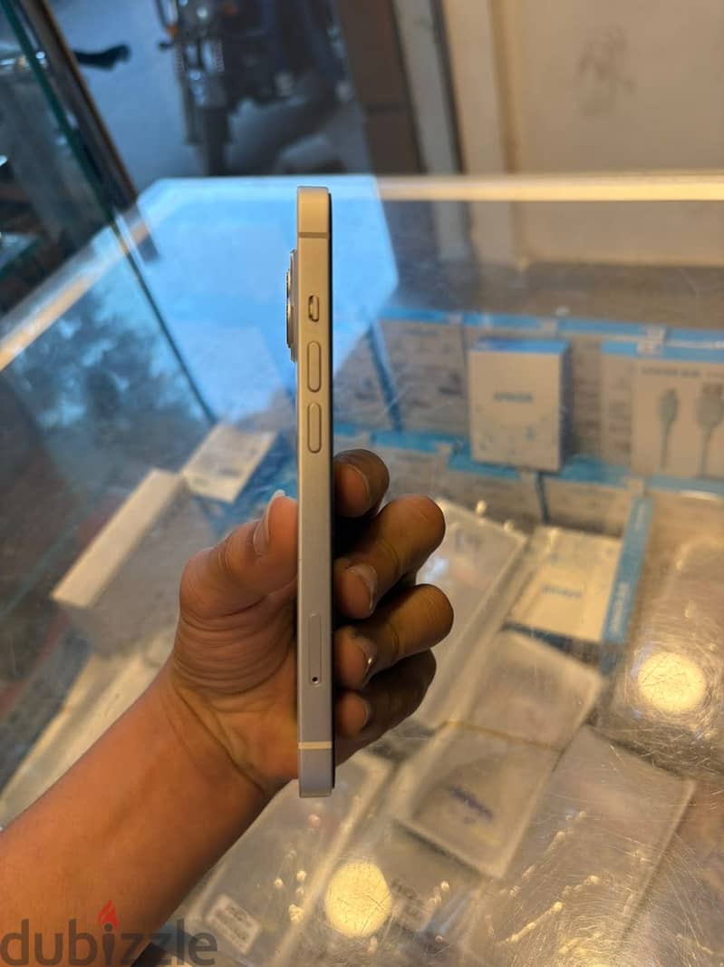 iPhone 13 3
