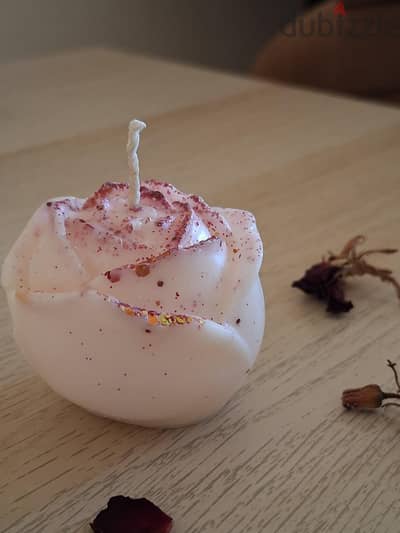 Rose candle