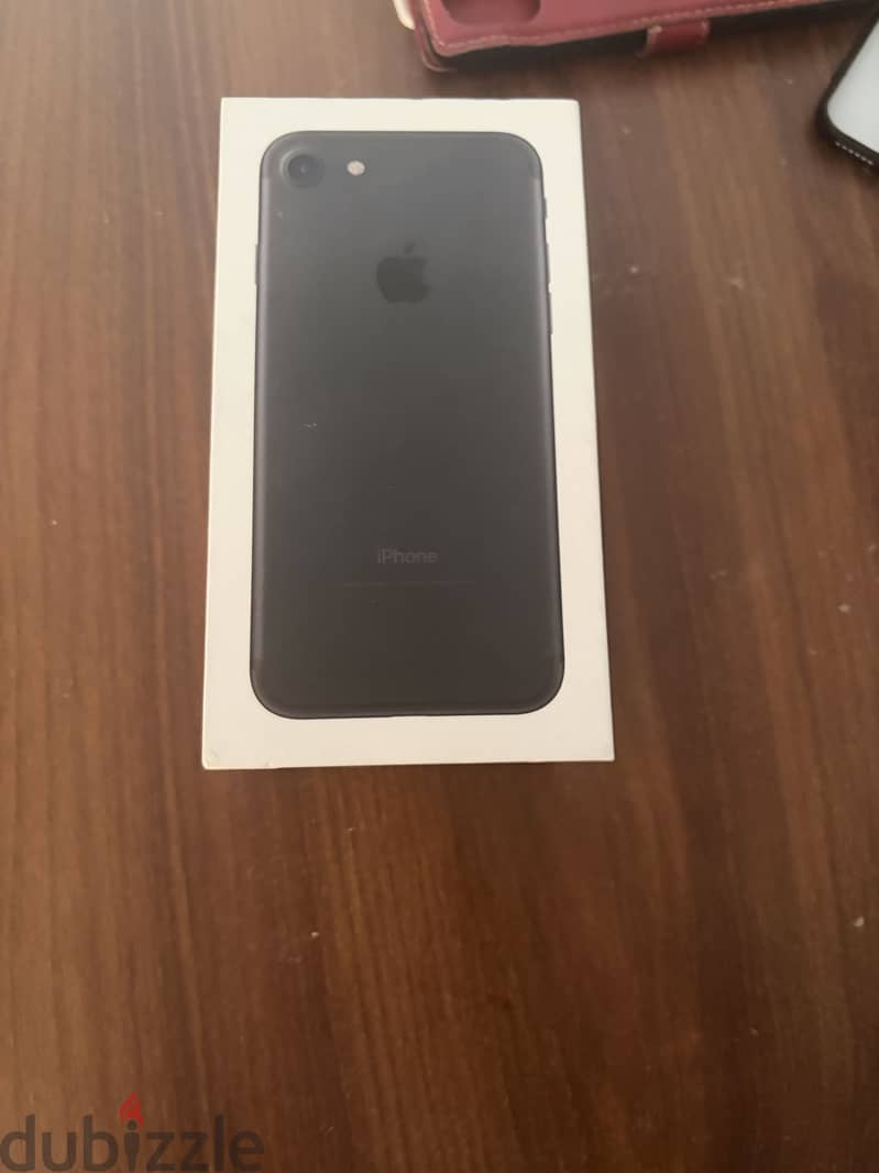 Apple - iPhone 7 2