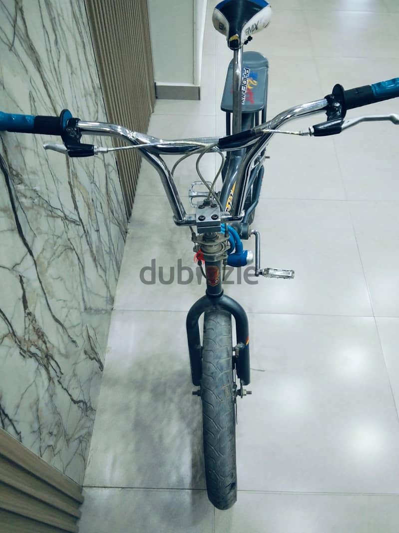 BMX   . 1