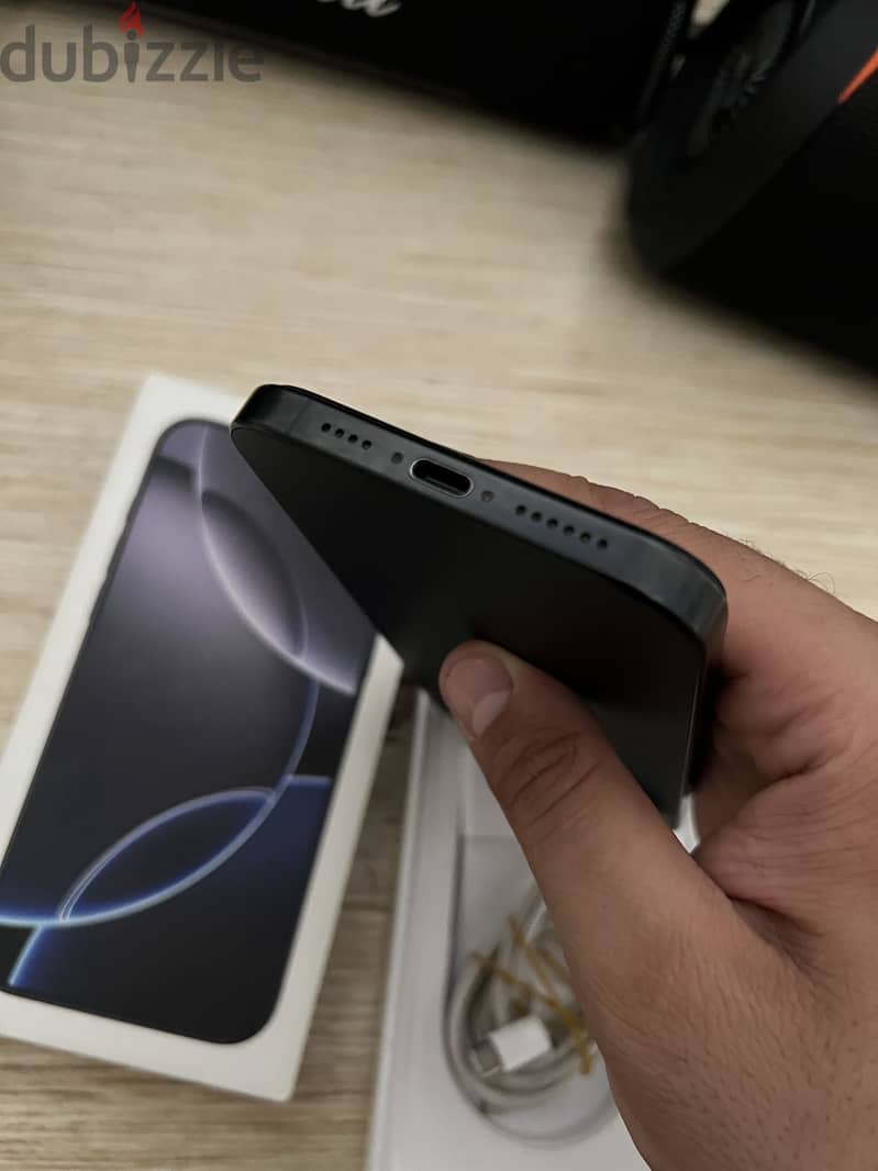 Apple - iPhone 16 Pro Max 6