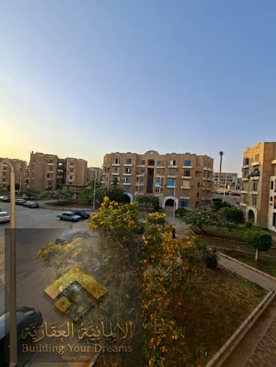 For Sale: 70 sqm apartment in the Third Settlement, Youth Housing area, next to New Cairo Hospital, the German University, and the bus station. Only minutes away from Future Mall, West Arabella, and 10 minutes from the American University in Cairo (AUC).