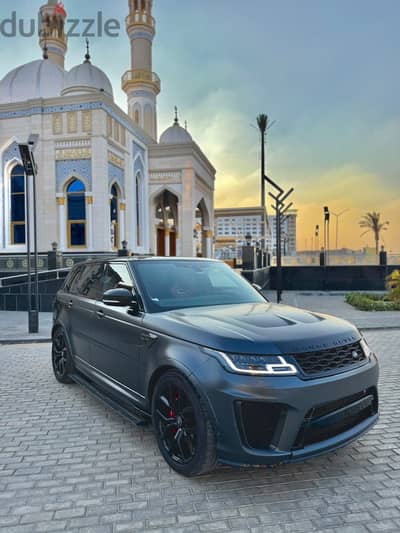 Range Rover Sport SVR 2020  الوحيدة حالة نادرة