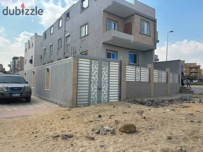 شقة 235 متر بيزمنت بجاردن 220 متر بنفس منسوب الشارع علي شارع البستان الرئيسي استلام فوري