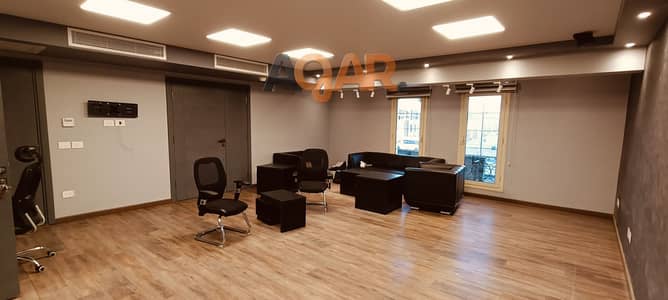 Own an office space of 350 meters with a high monthly return that is subject to increase