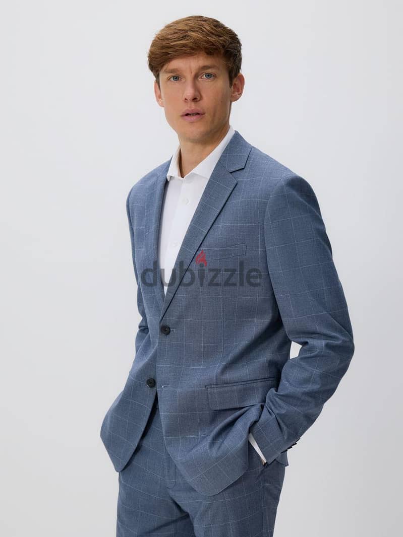 Reserved suit size 50 4