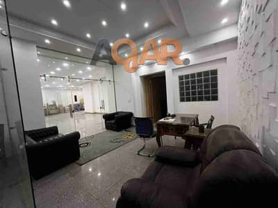 دور إداري كامل مساحة ٥٠٠ متر مربع تشطيب سوبر لوكس بعقار حديث البناء