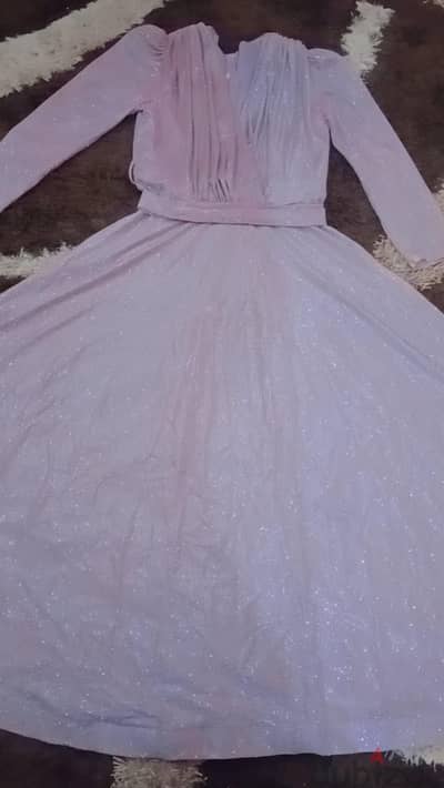 فستان سواريه بحاله جيده