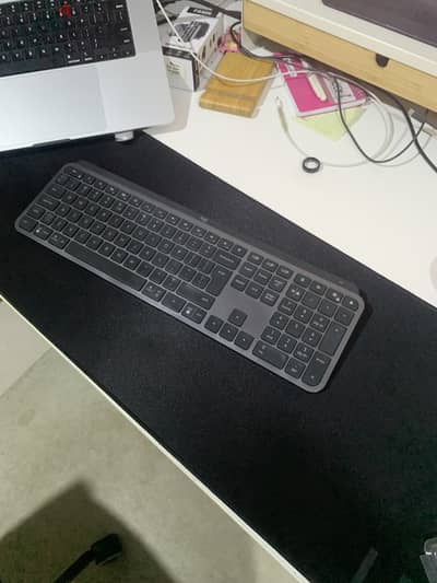 Logitech MX Keys  - لوجيتك MX Keys - بحالة الزيرو بالعلبة