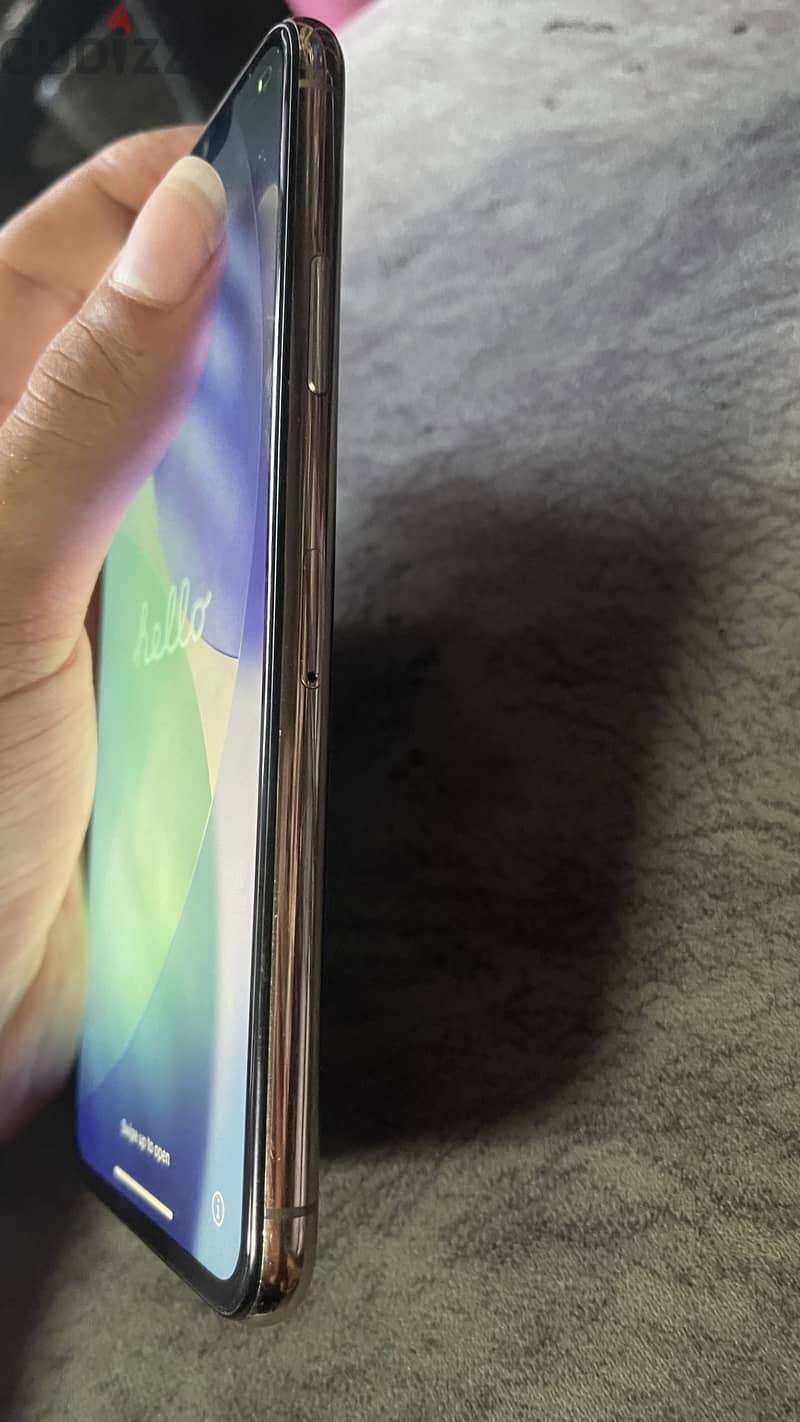 Apple - iPhone 11 Pro Max 1