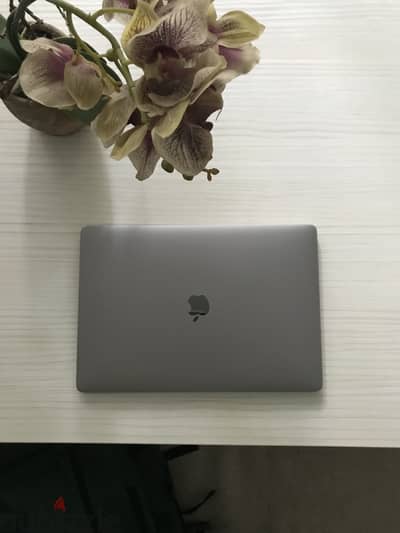 MacBook Pro 15” 2019 - Touch Bar- 512GB Corei7