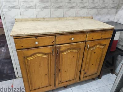 مطبخ خشب متين كامل (وحدات علوية وسفلية) + حوض ألومنيوم