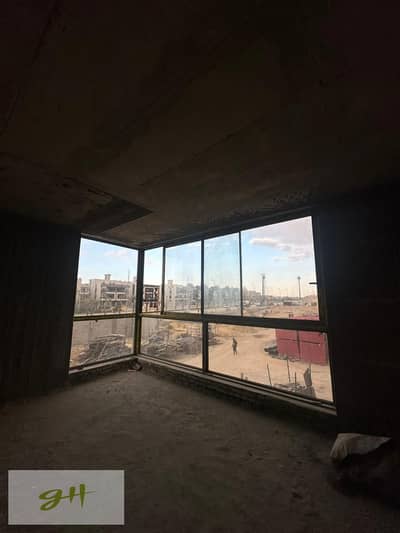 Own your 181m² apartment now at Lake View 2, Fifth Settlement—featuring 3 bedrooms and a nanny's room.