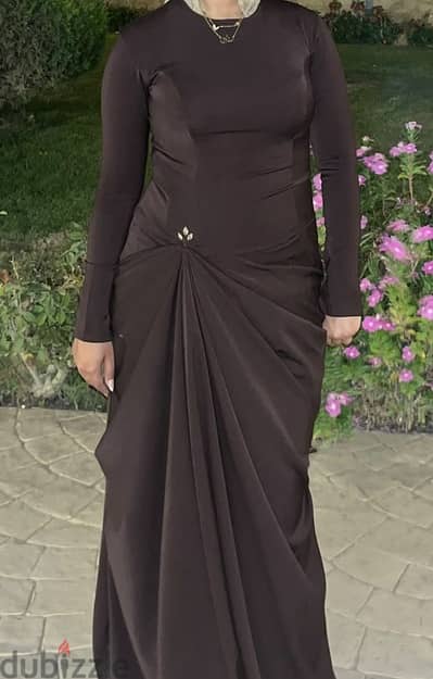 Soiree brown dresses for rent or sell used once