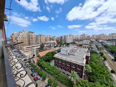apartment for rent in El-Shatby 3 rooms