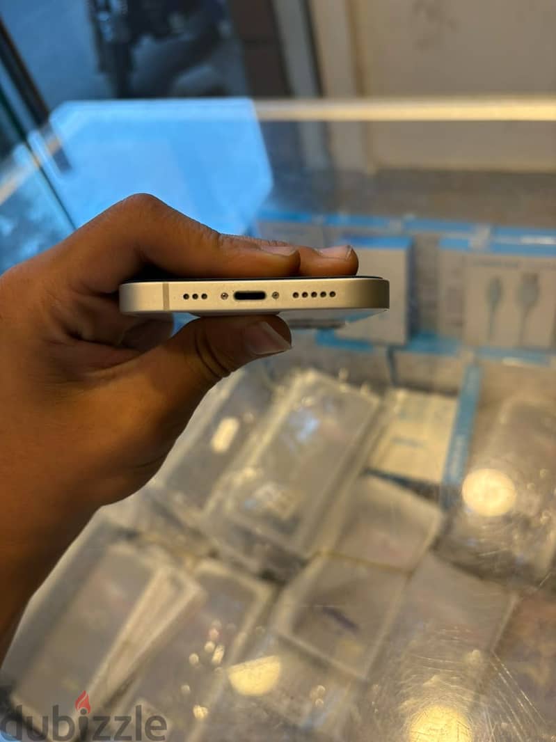 iPhone 13 3