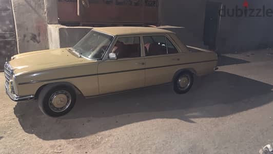 مرسيدس بنز 200 1974