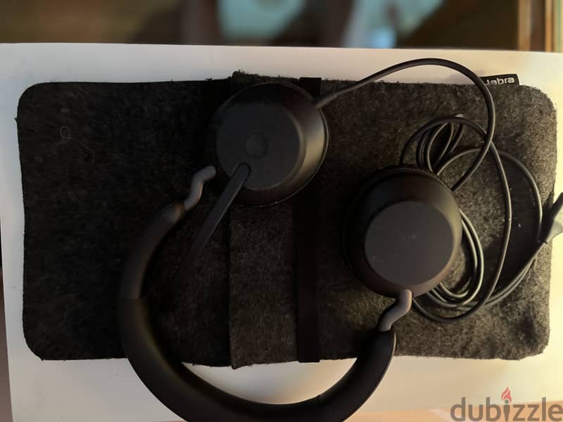 Jabra Evolve2 40 SE wired headset 1