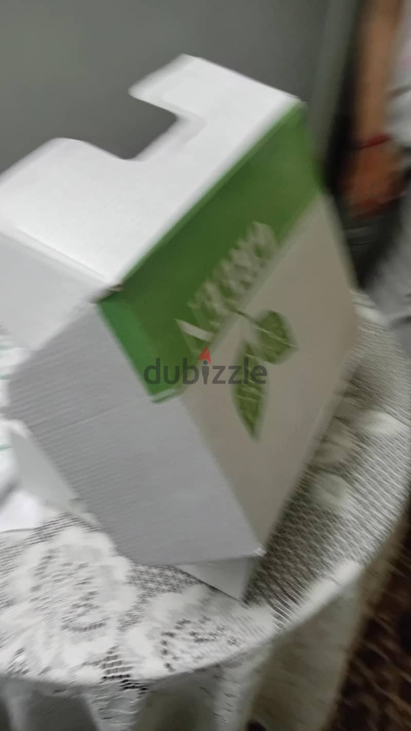 Green sneaker size :39 2