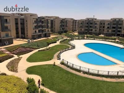 شقه مفروشه فندقي للايجار بكمبوند جاليريا مون فالي التجمع الخامس بجوار مفيدا و الجامعه الامريكيه و المربع الذهبي و دقائق للنادي الاهلي 170م 3 غرف فيو مفتوح