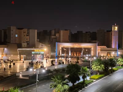 للإيجار B8 من المالك ڤيو مفتوح بحري تطل علي المسجد وTHE MART جديده 105 متر