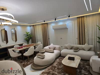 شقة مفروشة للايجار في مكرم عبيد اول سكن 200م