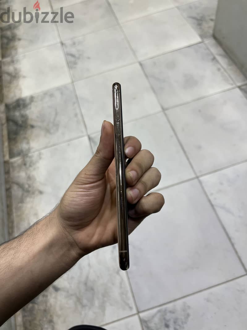 Apple - iPhone XS Max 1