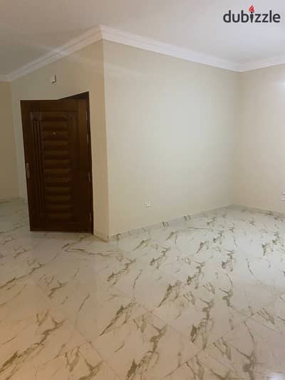 للايجار لهواة السكن بالقرب من الجامعه الامريكيه شقه 150م تشطيب سوبر لوكس