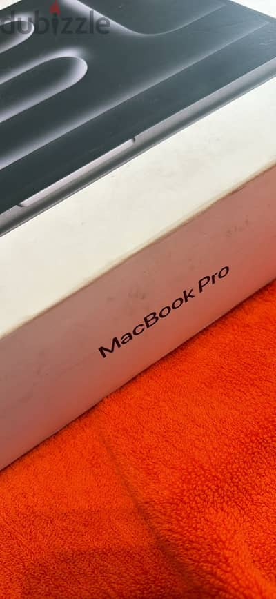 Apple MacBook Pro , M3 pro , 18 ram , 512 ssd , battery 100% , fullbox