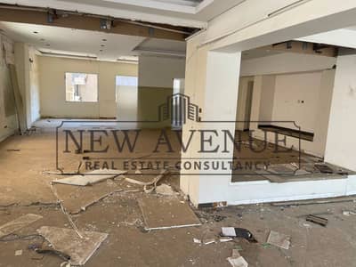 Retail doublex prime location direct on elsawra street