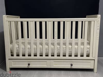 Mother care/baby bed/2 storage/drawers