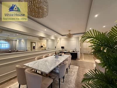 220 sqm apartment for rent in Al-Tagamoa (Al-Banafseg 3 buildings); hotel-style finishing.