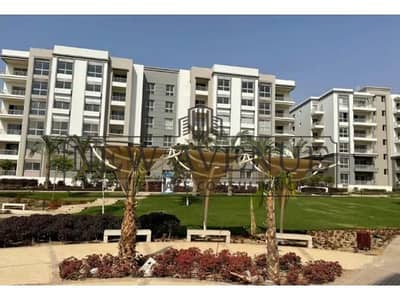 200 meters Ground Apartment with garden 100 meters view direct landscape ready to move including maintenance in Hyde Park New Cairo Phase Park Corner