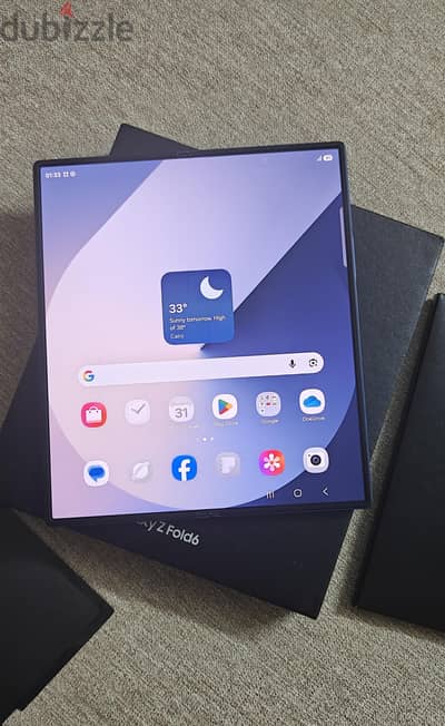Samsung z fold 6 (256/12) بحالة ممتازة للبيع او للبدل
