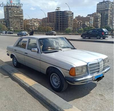 مرسيدس بنز 230 1977