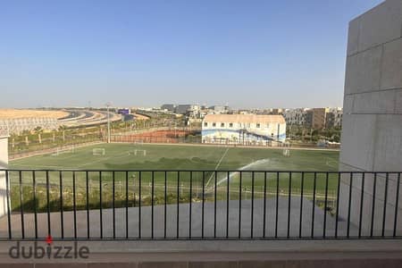 شقه متشطبه استلام فوري  في اليجريا بيفرلى هيلز سوديك بجوار ايتابا وبالقرب من فيلدج ويست و اركان بلازا