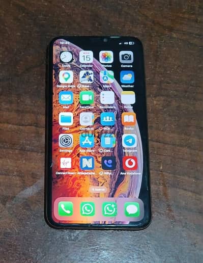ايفون XS MAX وارد الكويت بالكرتونه خالص الضرائب استعمال خفيف