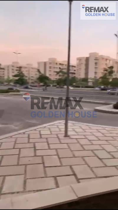  شقة 109 متر بالدور الأرضي في B10. . تشطيبات خاصة وإمكانية تخصيص جاردن من الجهاز.   الموقع: مدينتي – B10  المساحة: 109 متر  الدور: أرضي  إمكان