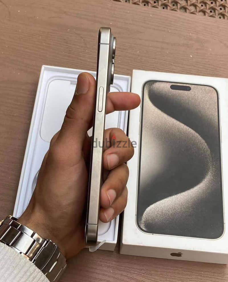 Apple - iPhone 15 Pro Max 3