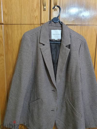 American Eagle brand new never worn. Size L. 500