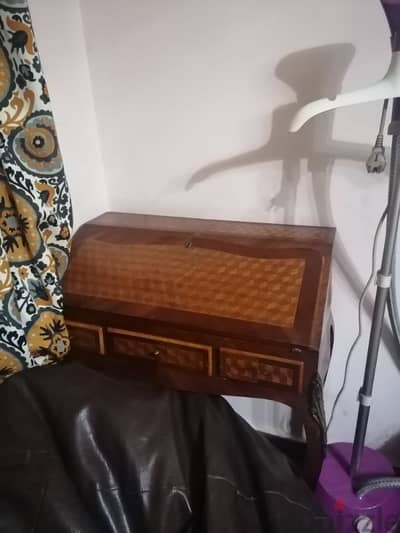 سكرتيره انتيك