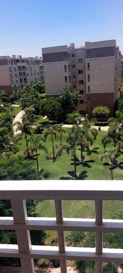 للايجار فندقي في مدينتي B7 دور رابع بجوار الخدمات