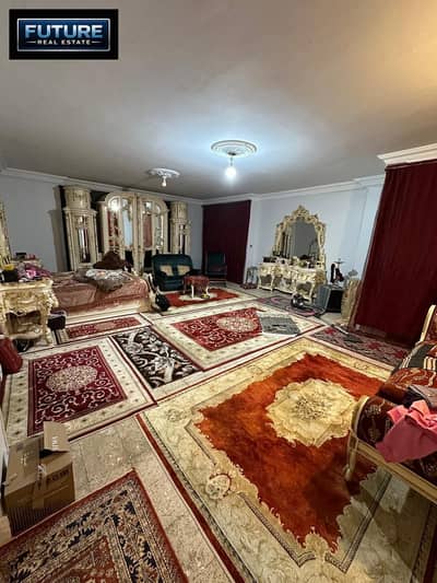 دوبلكس 675 م في الهضبة العليا المقطم بالقرب من معهد الجزيرة و مسجد القدس و الكورنيش الجديد