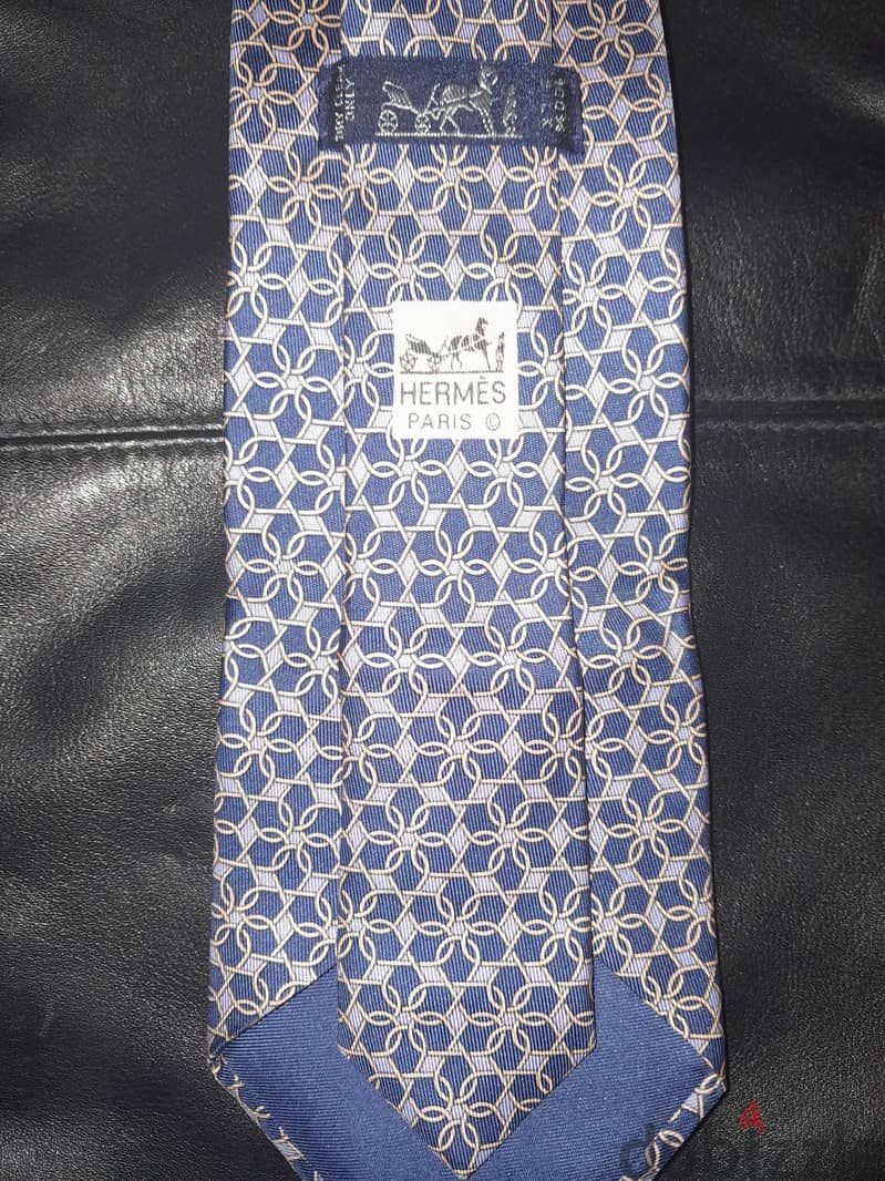 Authentic Hermès 100% Silk tie 1