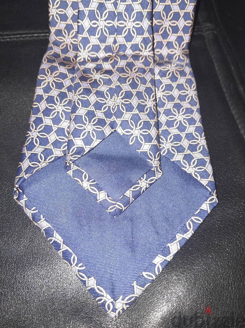 Authentic Hermès 100% Silk tie 3