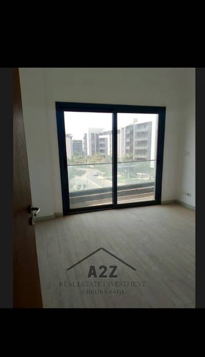 For sale in the Privado compound 131 meters view street at a special price with a private garage very distinctive finishing immediate delivery all dues settled