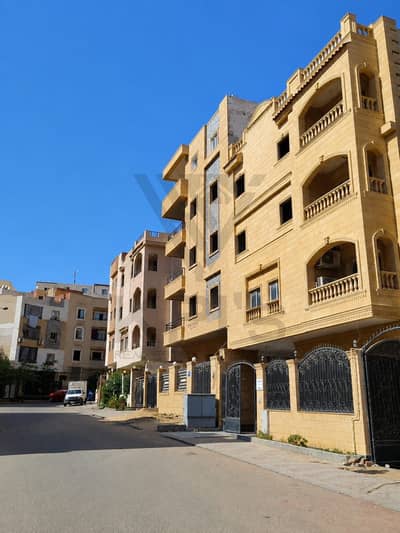 اخر شقه متاحه بنص سعرها استلام فوري بكاش 2 مليون و 400 الف فقط - مبنيه جاهزه للمعاينه