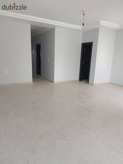 Apartment for sale in the distinguished Ultra Super Lux neighborhood