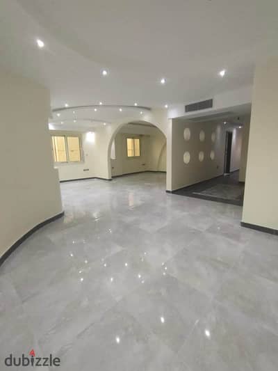 شقة أول سكن ١٦٠م فاضية للإيجار بالشيخ زايد الحي الثامن دقائق من ميدان الأفق .