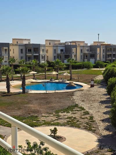 شالية مميز على حمام السباحه للايجار قرية امواج الساحل الشمالي
